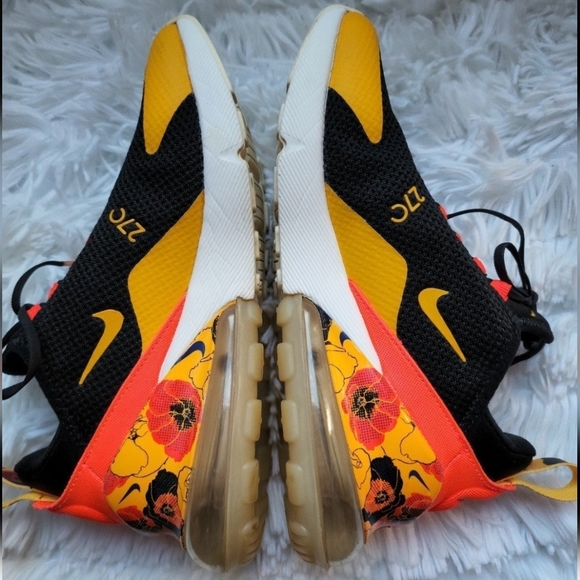 ❤️SOLD❤️ Nike Air Max 270 Black Crimson Floral - Picture 3 of 8